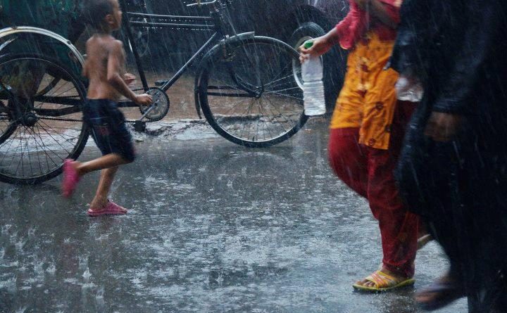 উত্তরাধুনিক বৃষ্টিপাত